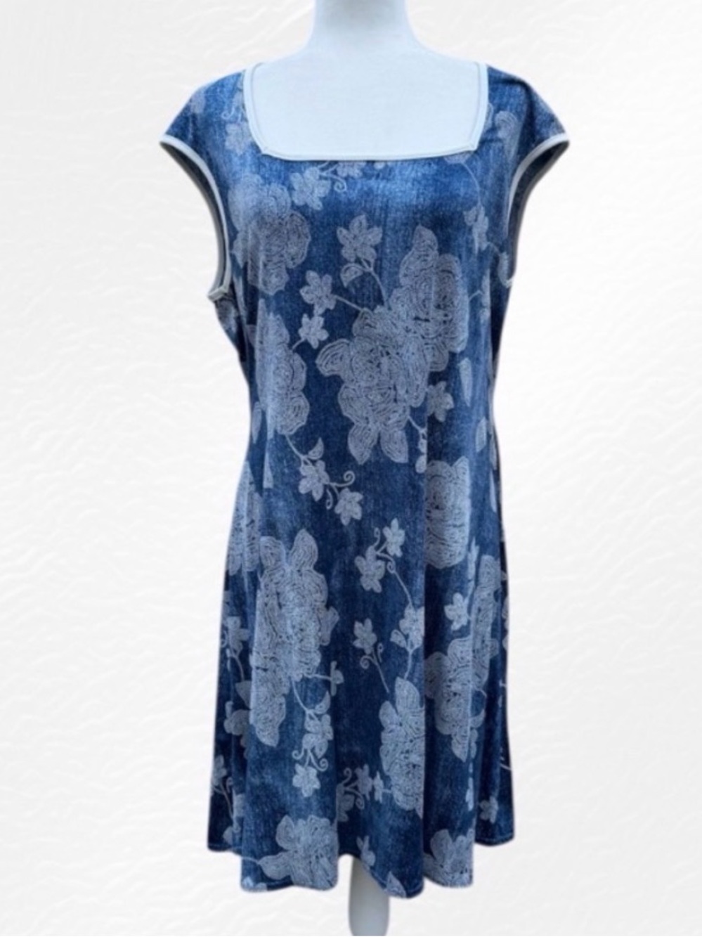 Sophie A Blue Denim Print & White Textured Roses Square Neck Shift Midi Dress XL